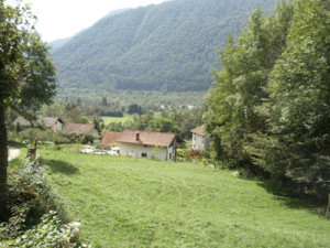 Pogled na vas z italijanske kapelice Pogled na vas z italijanske kapelice