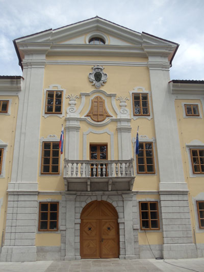 Vhodna vrata dvorca Lanthieri