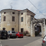 travel-slovenia-vipava-grad-tabor-view